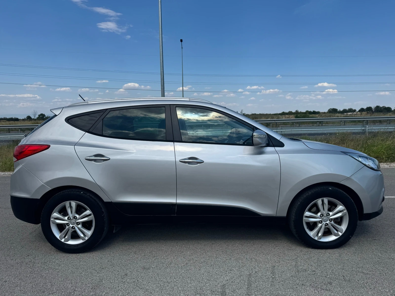 Hyundai IX35 2.0 CRDi / 4WD / PANORAMA / KOJA / PODGREV - изображение 5