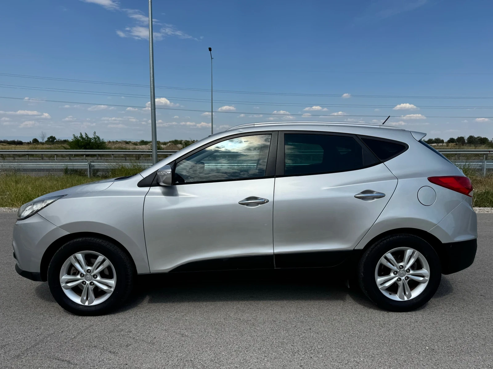 Hyundai IX35 2.0 CRDi / 4WD / PANORAMA / KOJA / PODGREV - изображение 4