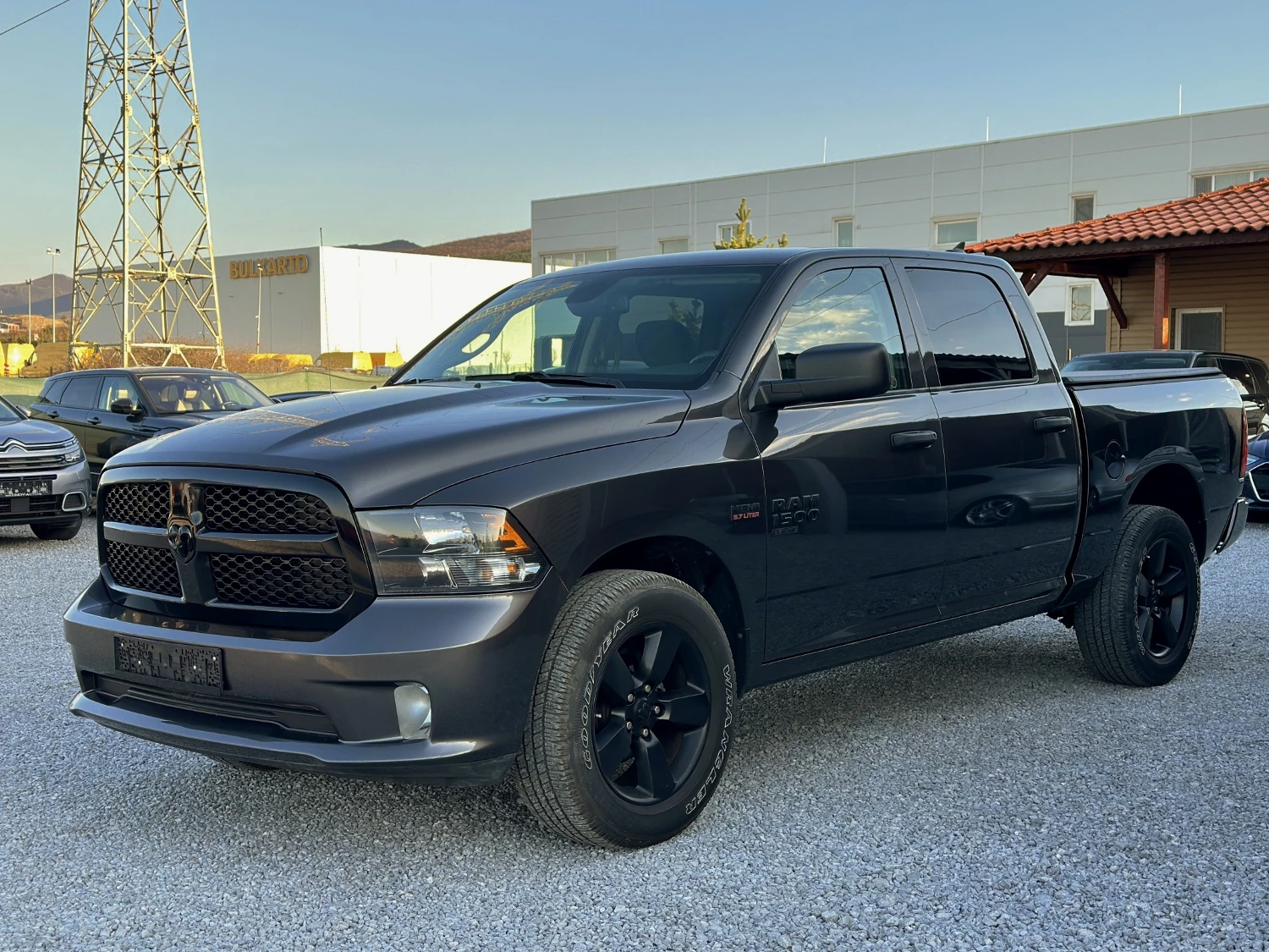 Dodge RAM 1500 5.7HEMi 5+ 1 места 4х4