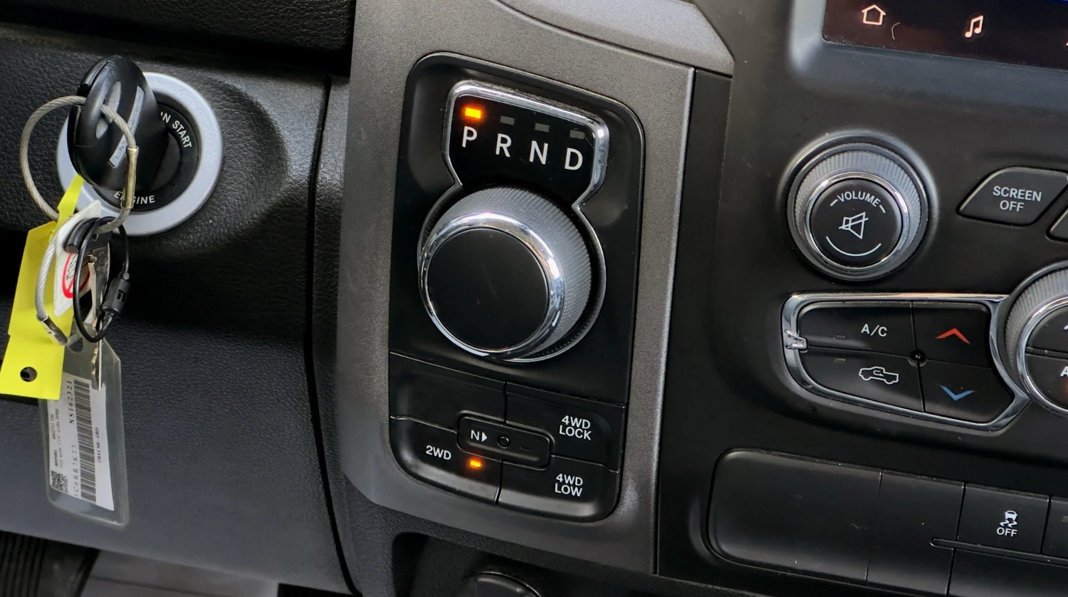 Dodge RAM 1500 5.7HEMi 5+ 1 места 4х4, снимка 13 - Автомобили и джипове - 53864386