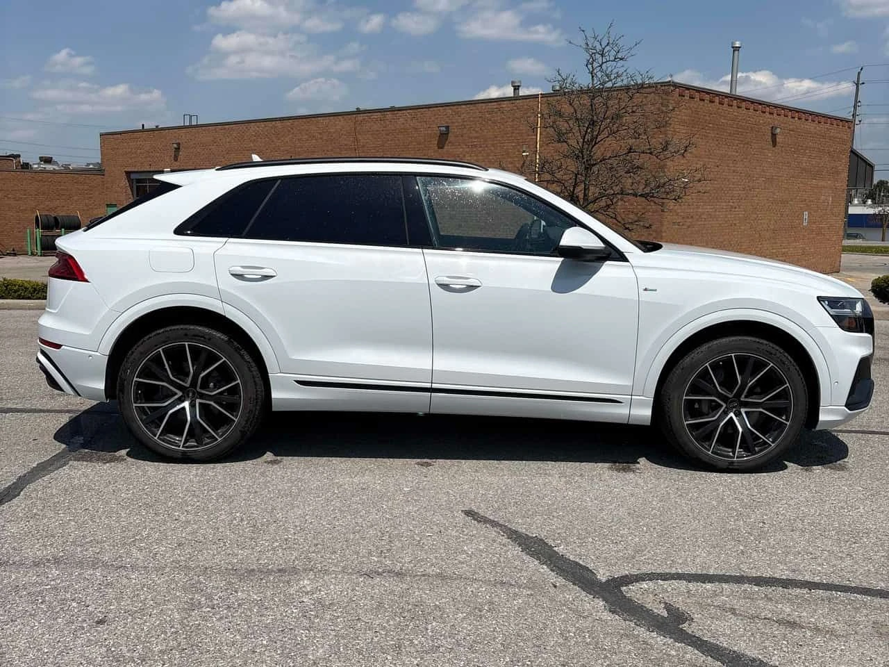Audi Q8 | Progressiv | DISTRONIC | 360 | ОБДУХВАНЕ | , снимка 3 - Автомобили и джипове - 54649799