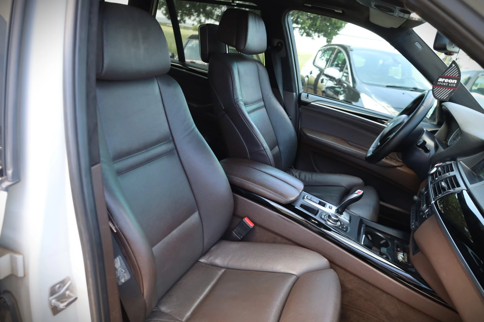 BMW X5 4.8 IS, снимка 13 - Автомобили и джипове - 54677432