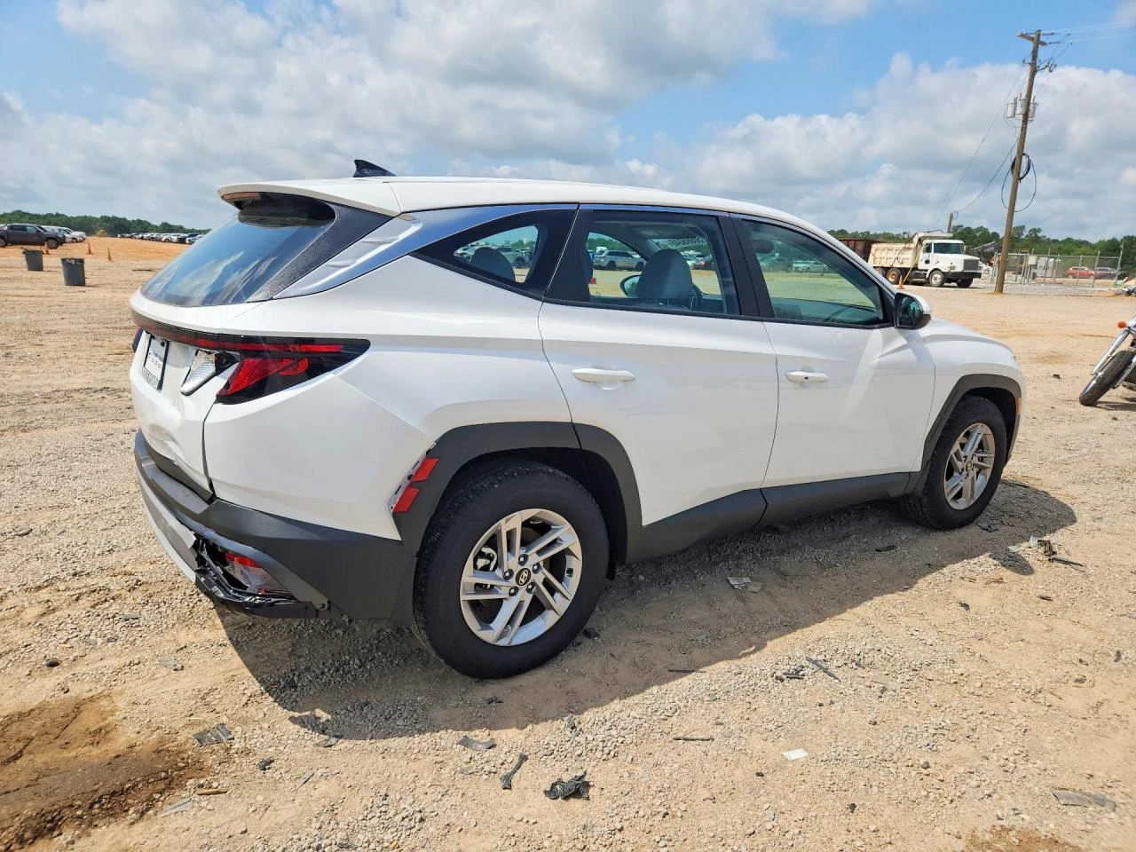 Hyundai Tucson SE, снимка 5 - Автомобили и джипове - 54776474