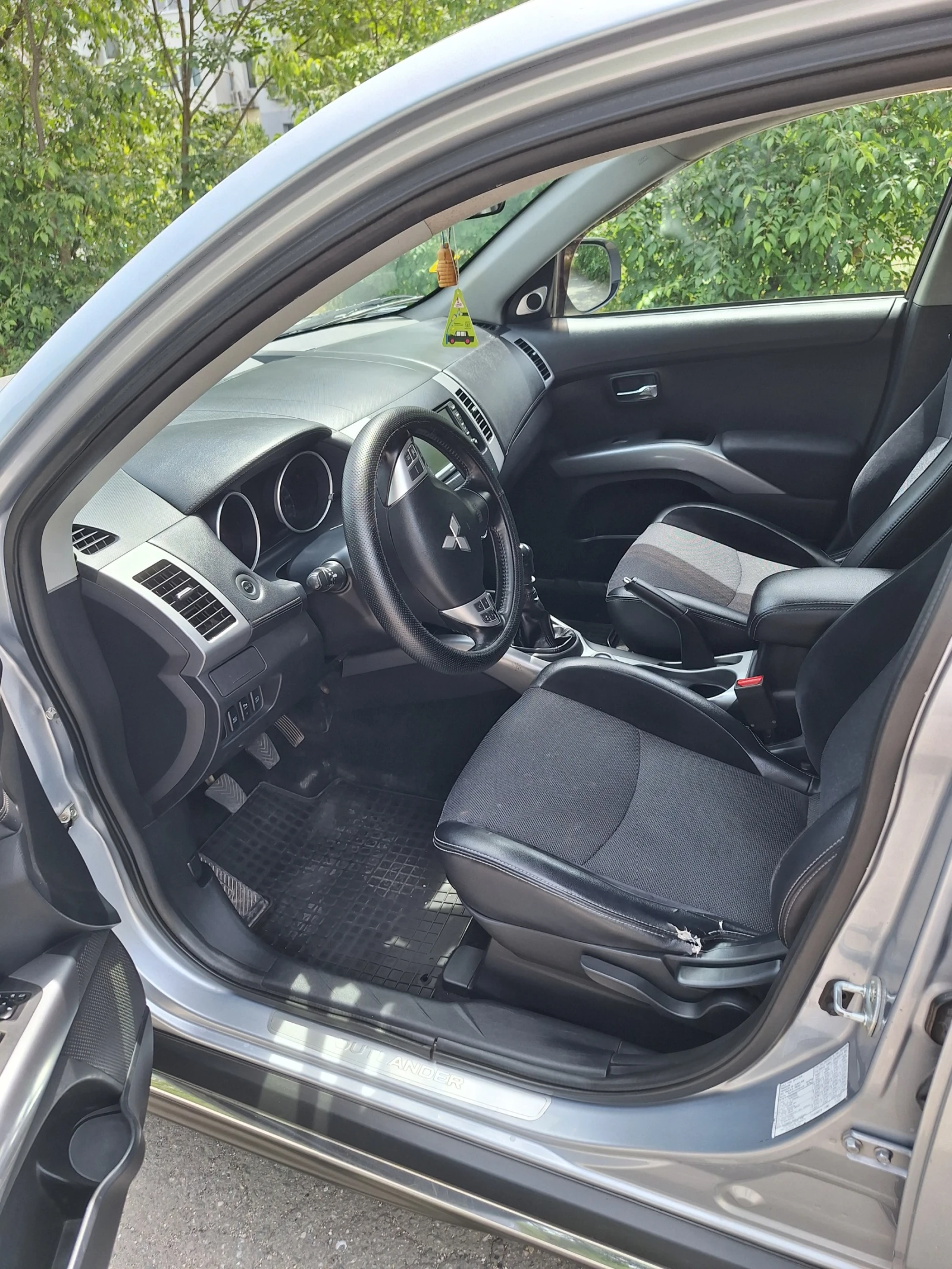 Mitsubishi Outlander, снимка 6 - Автомобили и джипове - 54915960