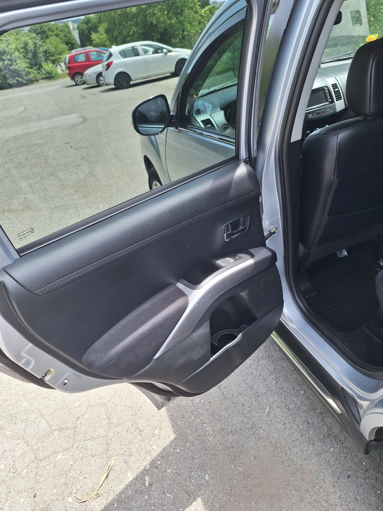 Mitsubishi Outlander, снимка 9 - Автомобили и джипове - 54915960