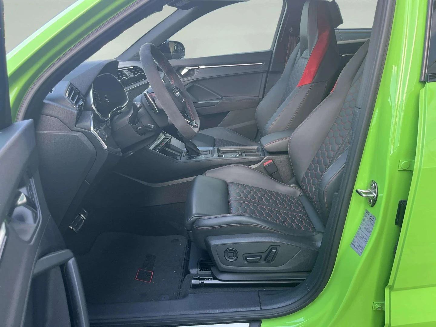 Audi Q3, снимка 7 - Автомобили и джипове - 55199130