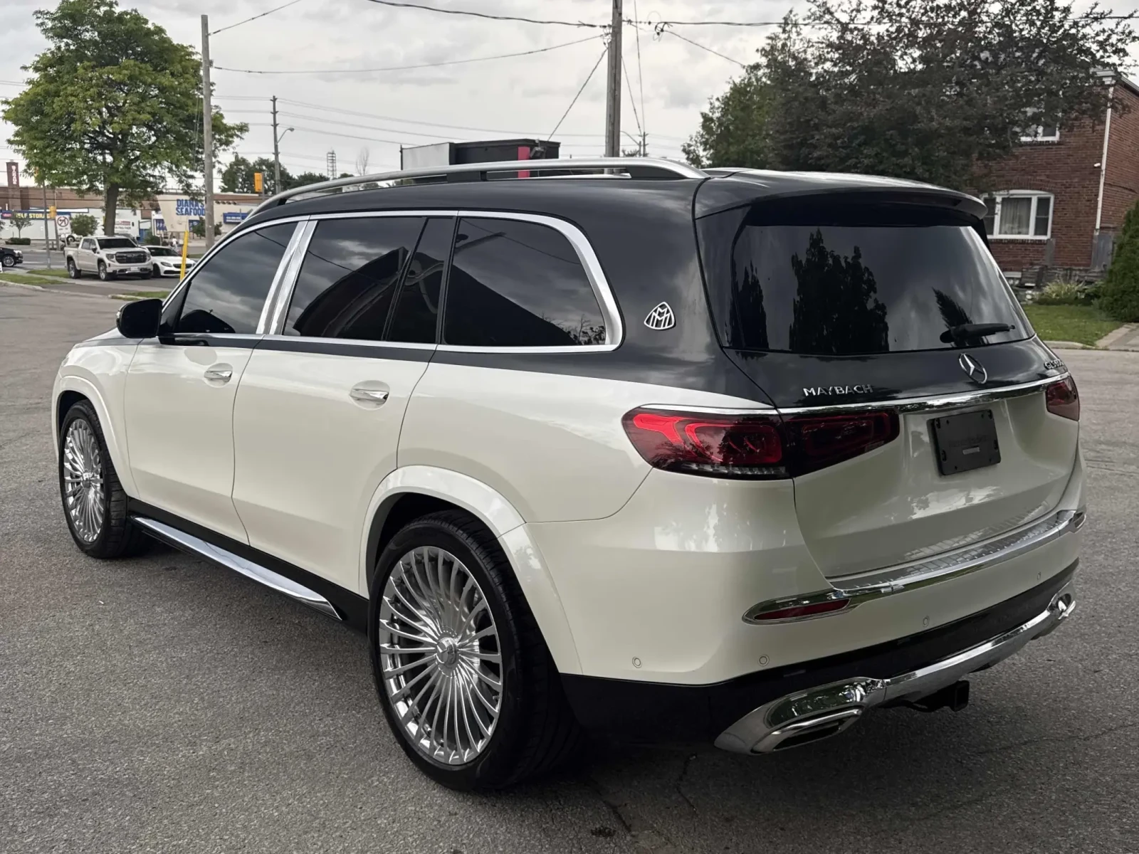 Mercedes-Benz GLS 600 Maybach/MANUFAKTUR/Executive/Extended/Warranty, снимка 2 - Автомобили и джипове - 55347140