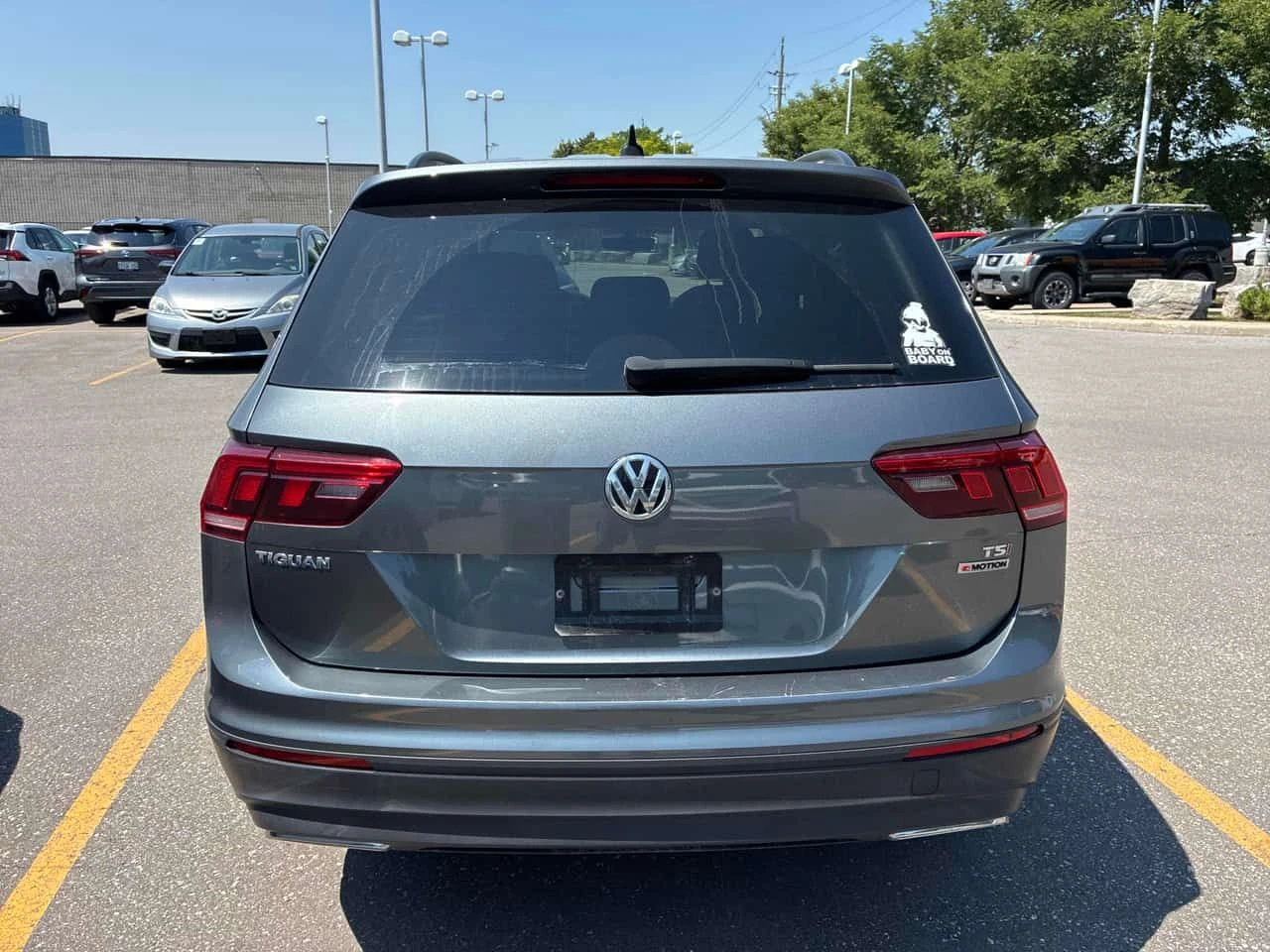 VW Tiguan * Comfortline * CARFAX * ОТ ПРЕДСТАВИТЕЛСТВО * , снимка 4 - Автомобили и джипове - 55550746