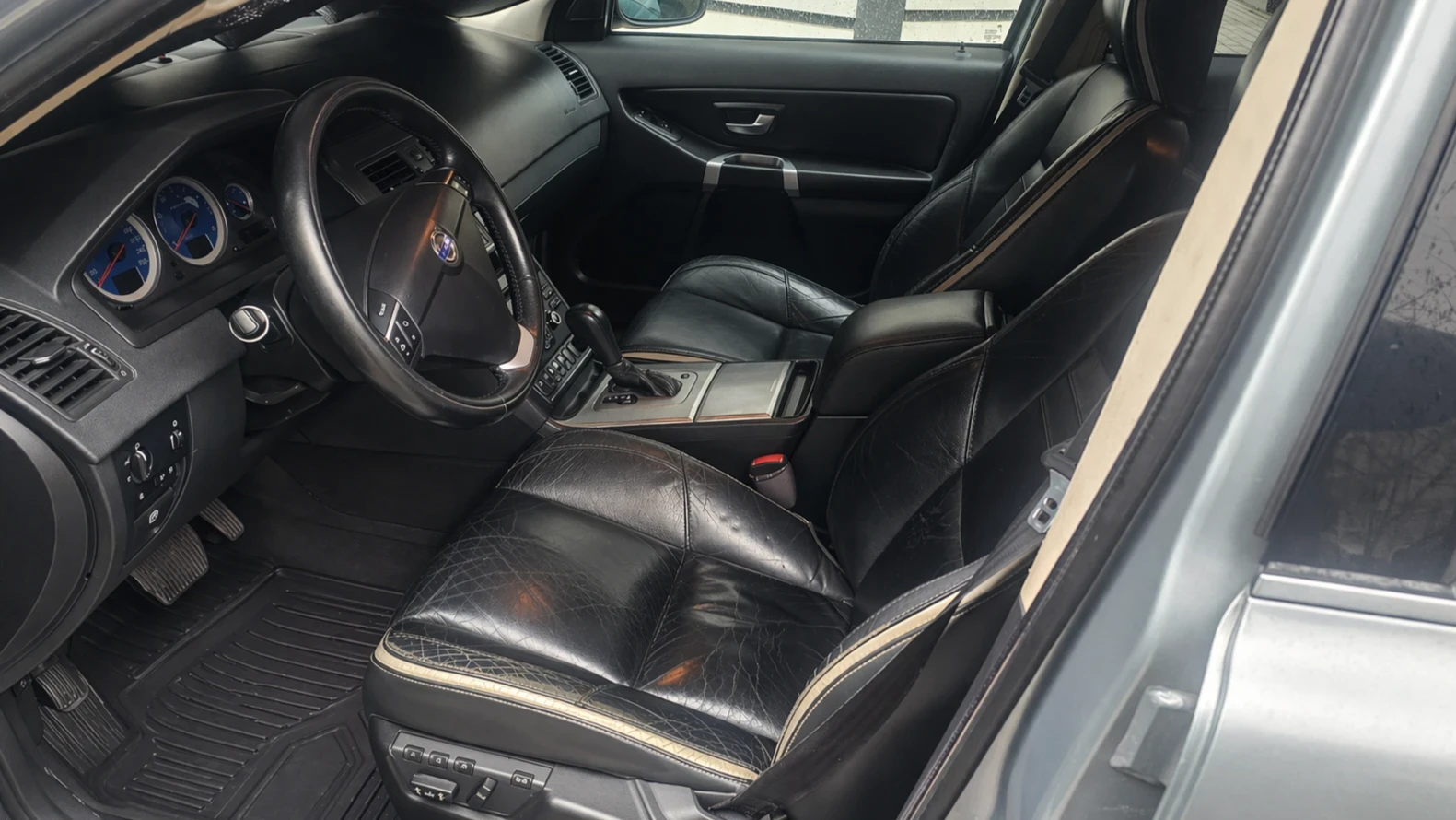 Volvo Xc90 4.4 V8, снимка 2 - Автомобили и джипове - 55744410