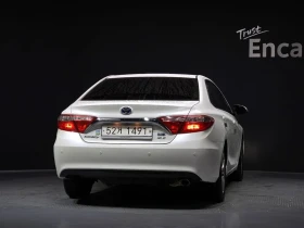 Toyota Camry HYBRID XLE, снимка 4