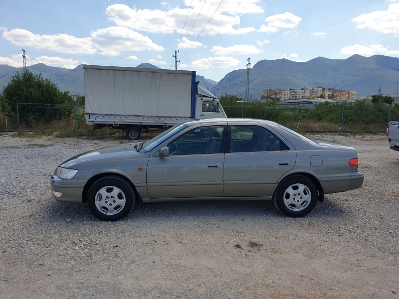 Toyota Camry 2.2 GL 131кс Feislift.12/100Limited.Еdition, снимка 8 - Автомобили и джипове - 36787420