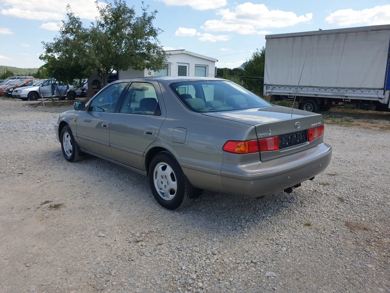 Toyota Camry 2.2 GL 131кс Feislift.12/100Limited.Еdition, снимка 7 - Автомобили и джипове - 36787420