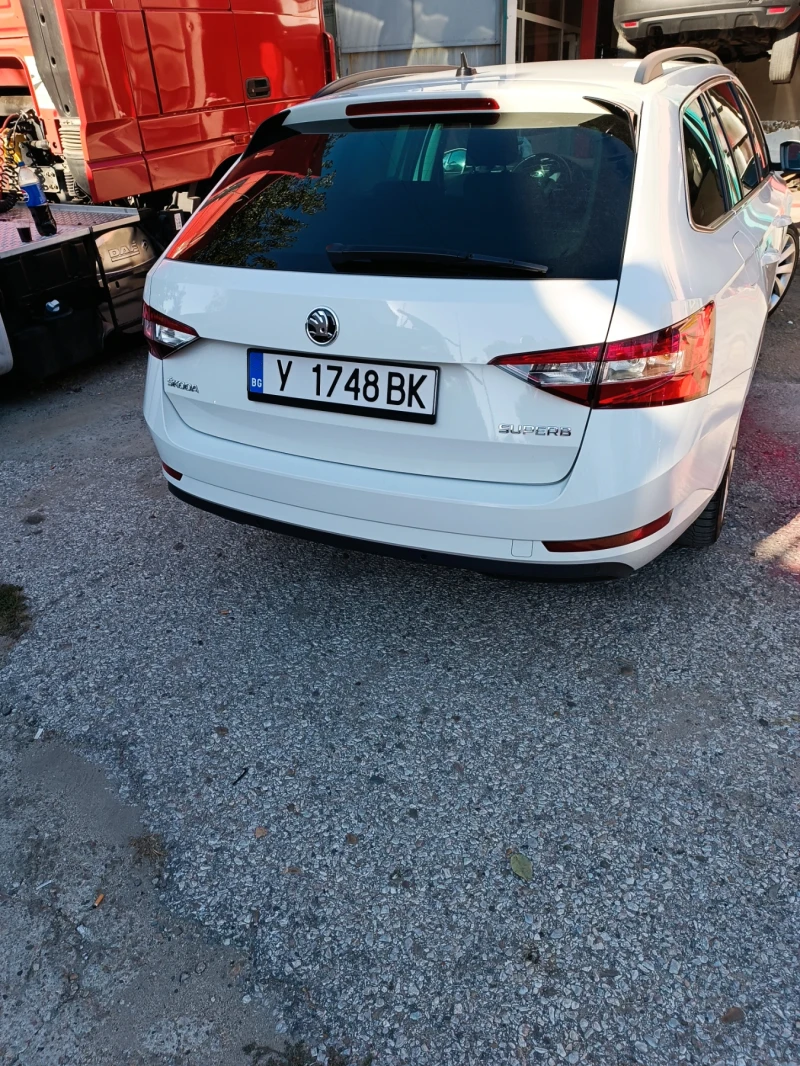 Skoda Superb, снимка 6 - Автомобили и джипове - 48237419