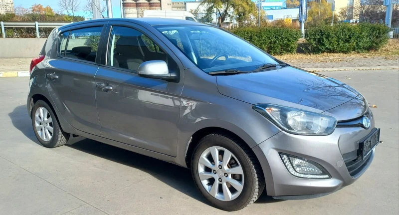 Hyundai I20 1.25i, снимка 6 - Автомобили и джипове - 48104973