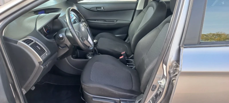 Hyundai I20 1.25i, снимка 7 - Автомобили и джипове - 48104973