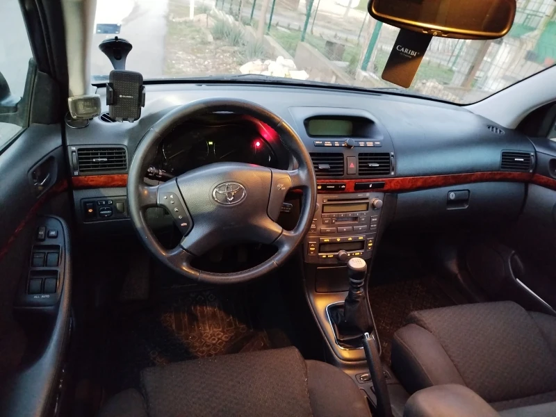 Toyota Avensis, снимка 14 - Автомобили и джипове - 48523575