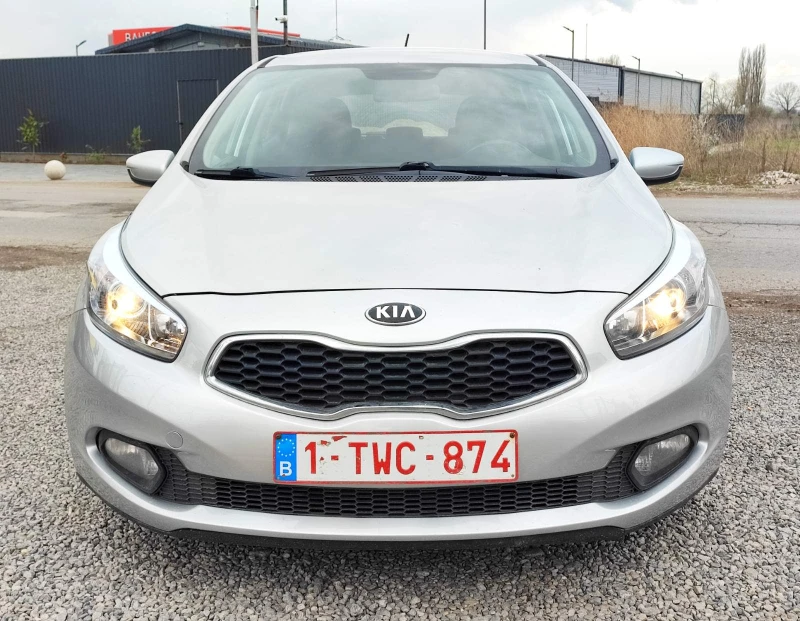 Kia Ceed 1.6 CRDI* EURO5B, снимка 8 - Автомобили и джипове - 52077336