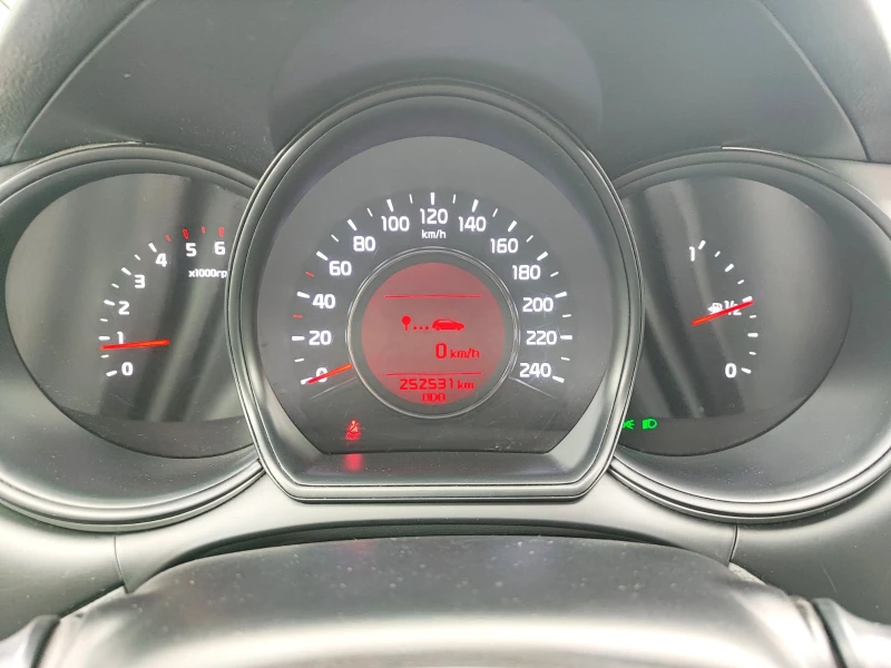 Kia Ceed 1.6 CRDI* EURO5B, снимка 14 - Автомобили и джипове - 52077336