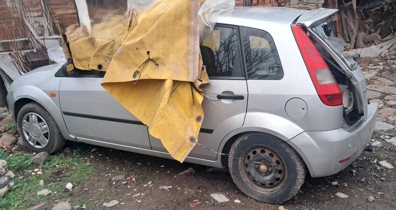 Ford Fiesta 1.4i MK5 На части, снимка 3 - Автомобили и джипове - 52061376