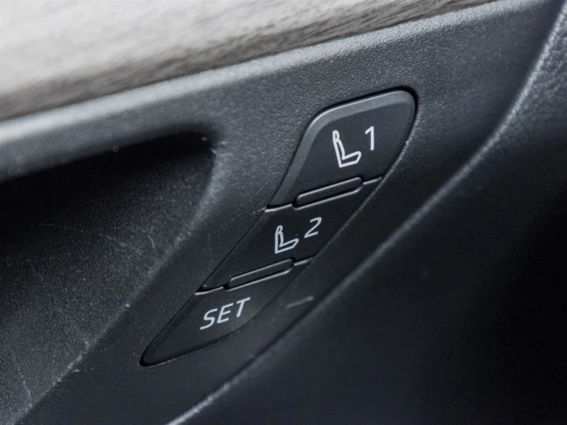 Toyota Grand Highlander * Limited * CARFAX * ЦЕНА ДО БЪЛГАРИЯ, снимка 15 - Автомобили и джипове - 52667347