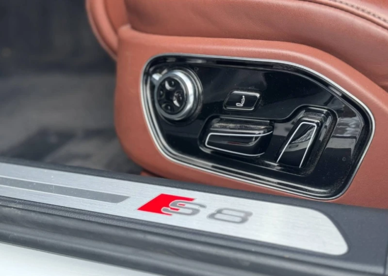Audi S8 4.0TFSI Quattro, снимка 7 - Автомобили и джипове - 52739647