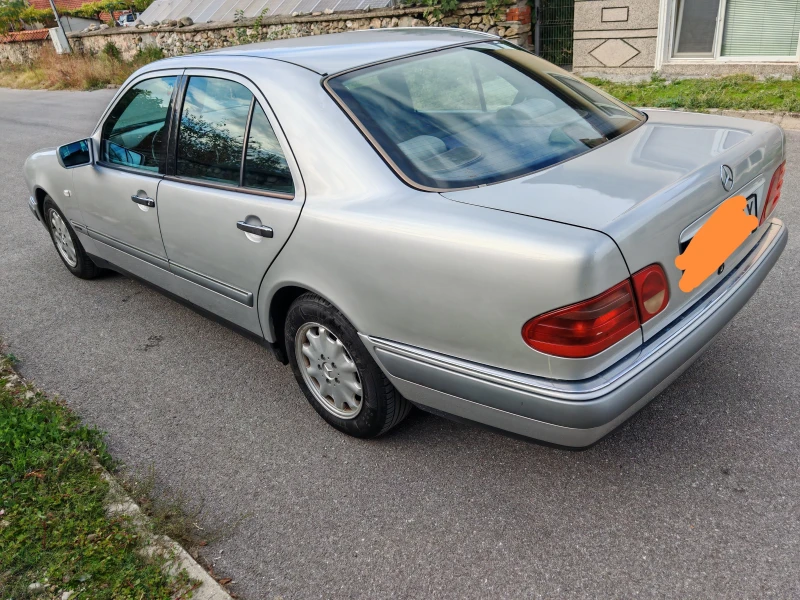 Mercedes-Benz E 220 W210 Elegance, снимка 6 - Автомобили и джипове - 53000469