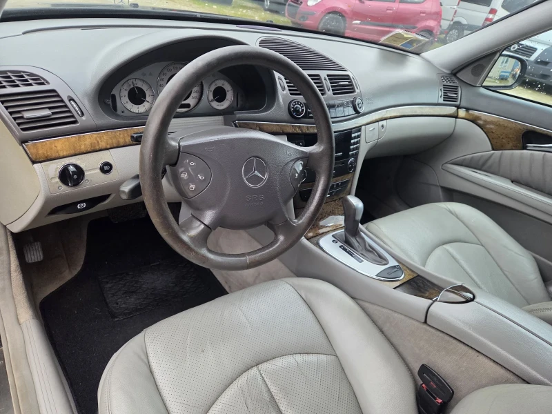 Mercedes-Benz E 270, снимка 7 - Автомобили и джипове - 53247266