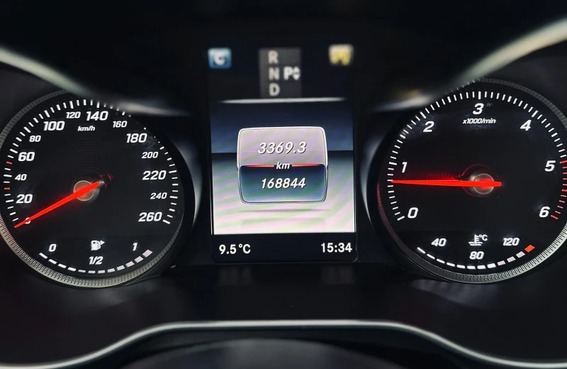 Mercedes-Benz C 220 Регистриран!Обслужен!Каско!Сервизна история!, снимка 9 - Автомобили и джипове - 53599621