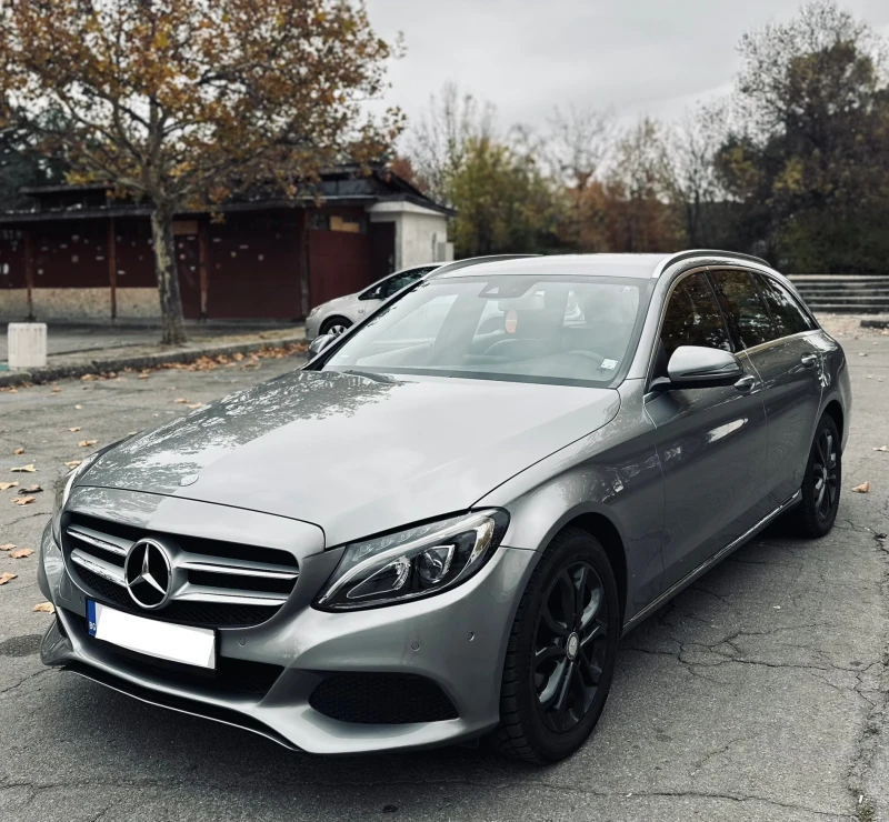 Mercedes-Benz C 220 Регистриран!Обслужен!Каско!Сервизна история!, снимка 2 - Автомобили и джипове - 53599621