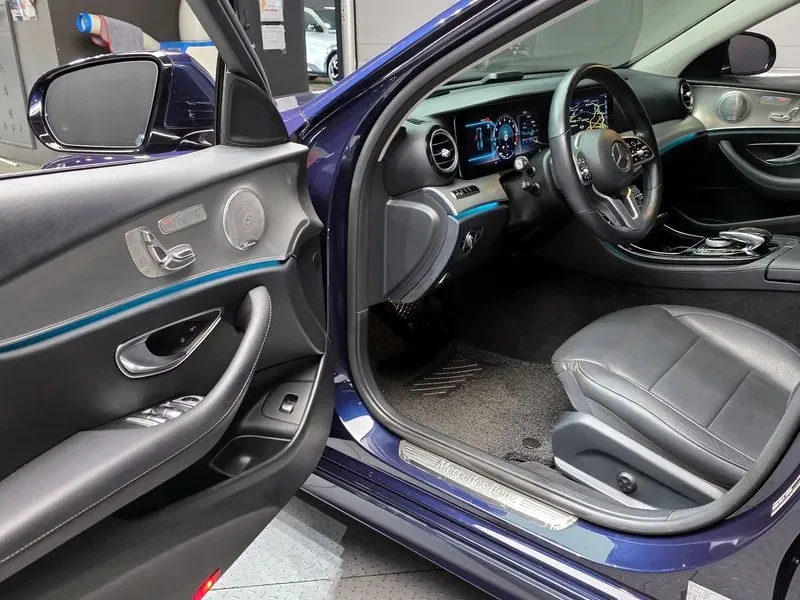 Mercedes-Benz E 300 Amg Line, снимка 10 - Автомобили и джипове - 55137041