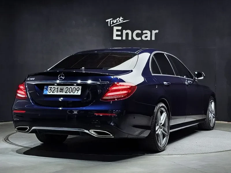 Mercedes-Benz E 300 Amg Line, снимка 2 - Автомобили и джипове - 55137041