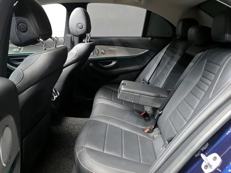 Mercedes-Benz E 300 Amg Line, снимка 12 - Автомобили и джипове - 55137041