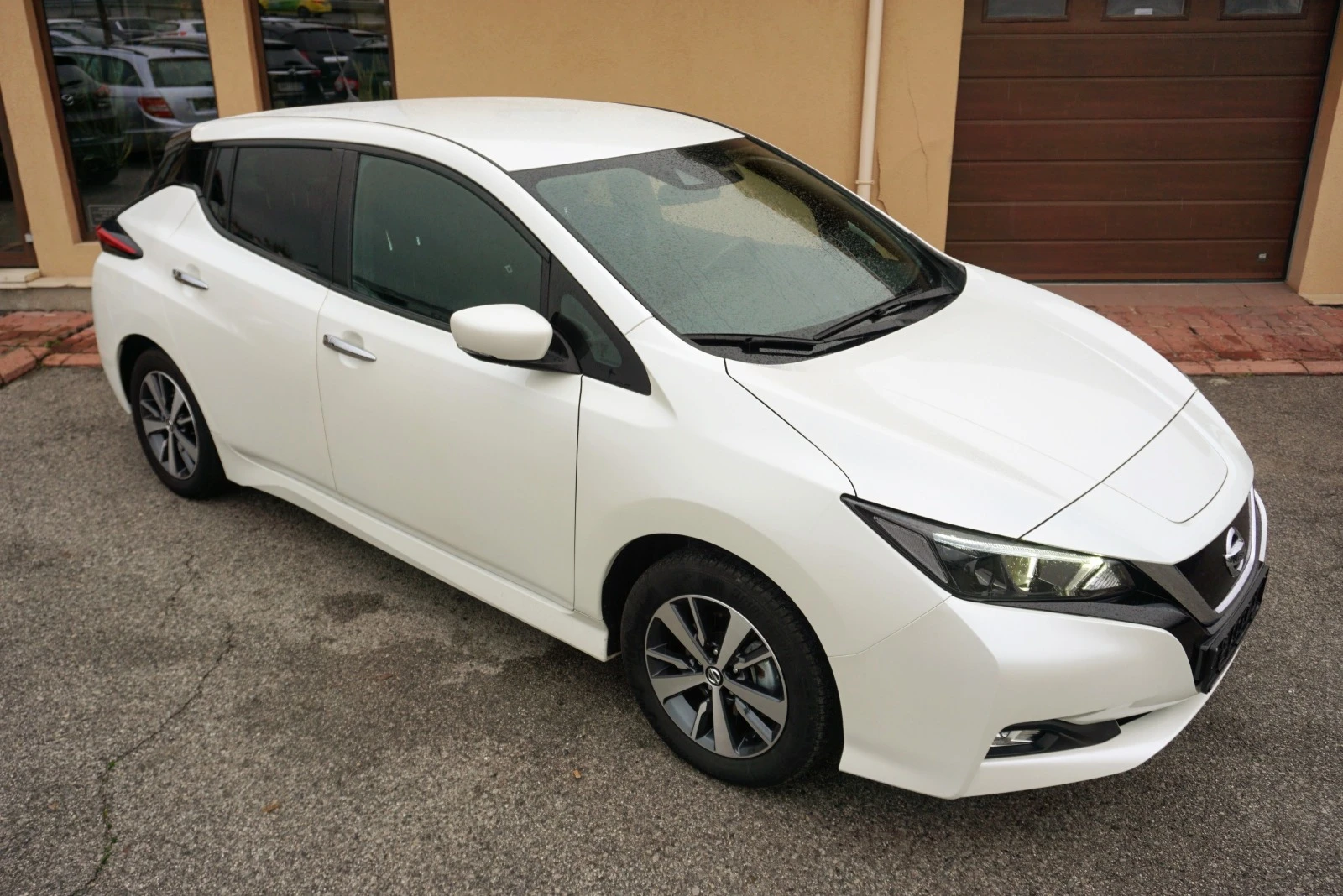 Nissan Leaf   - изображение 2