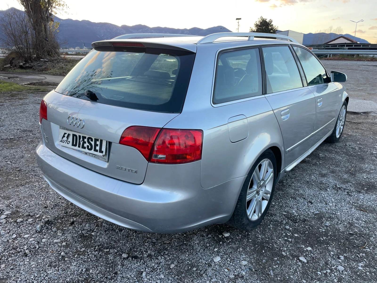 Audi A4 2.0TDI-S-LINE-ITALIA - изображение 9