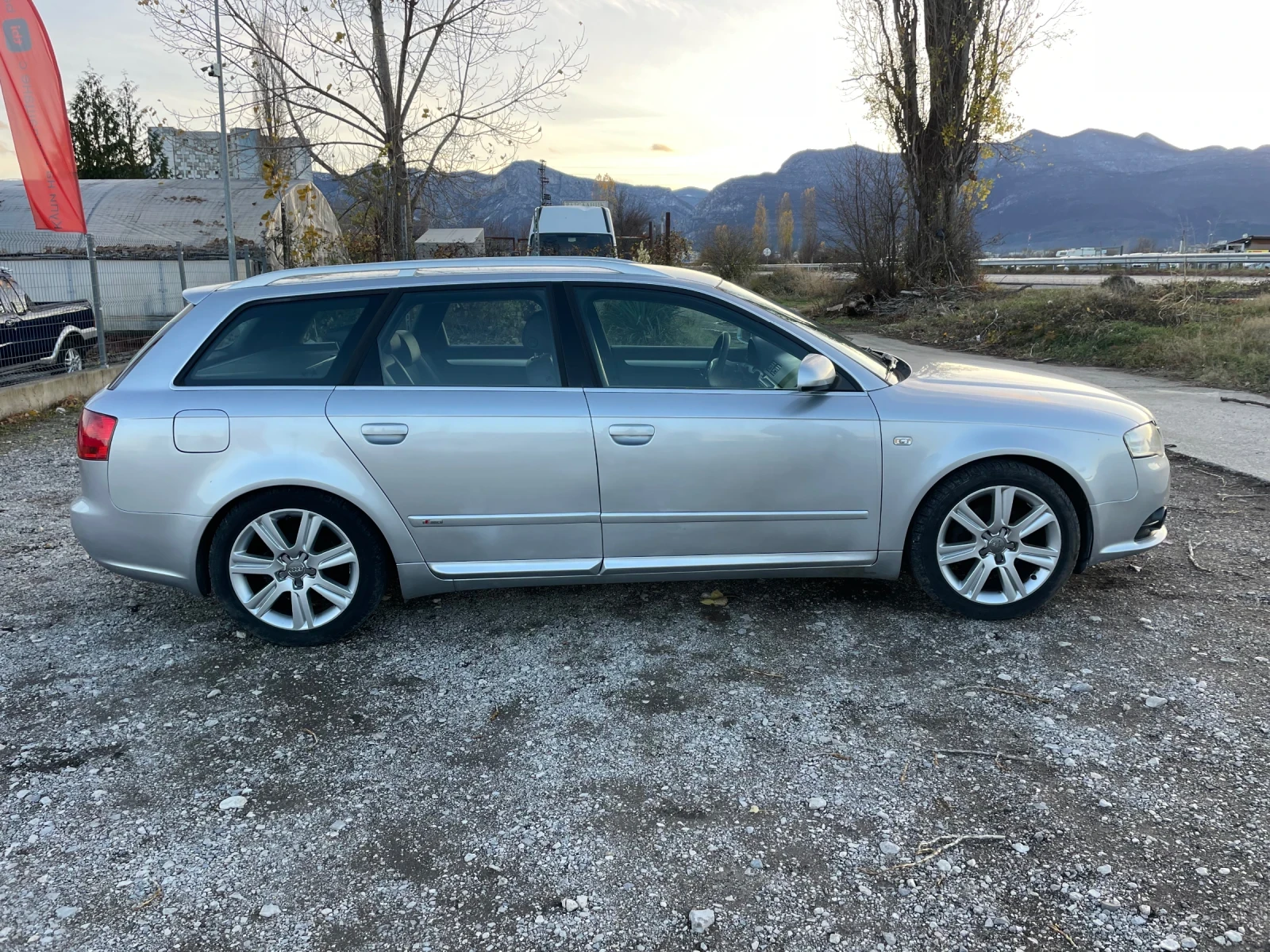 Audi A4 2.0TDI-S-LINE-ITALIA - изображение 4