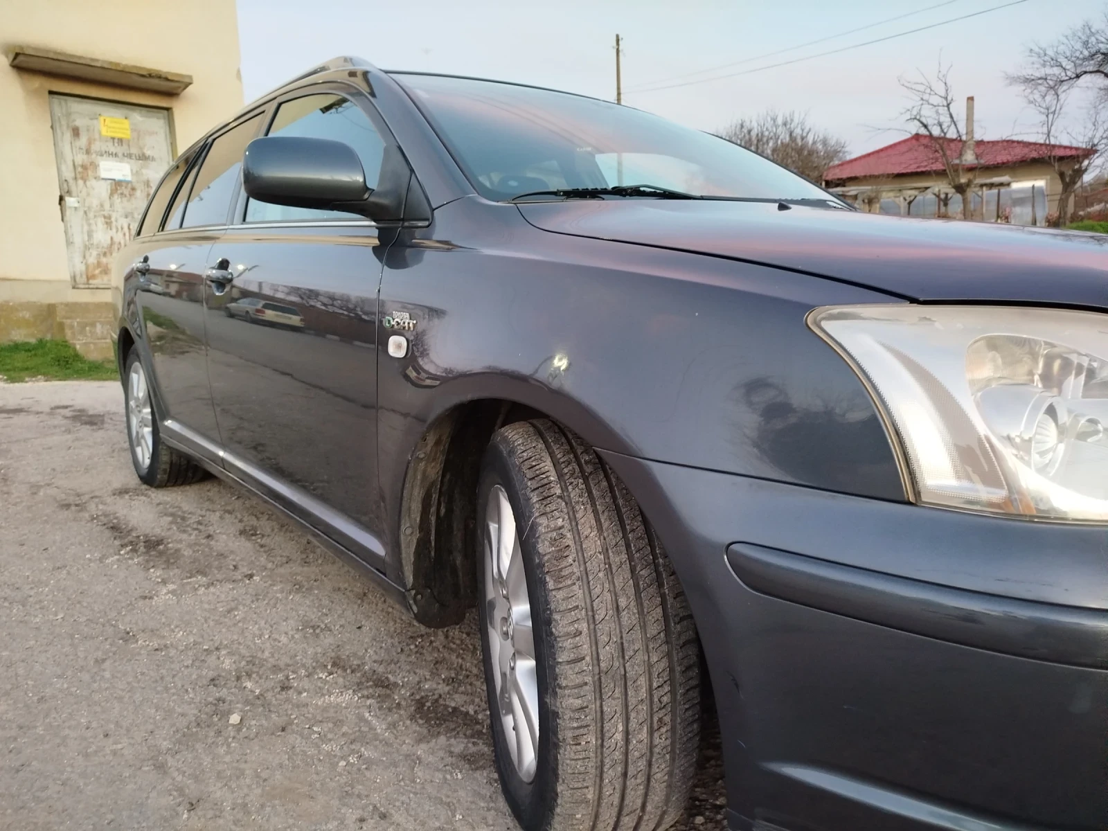 Toyota Avensis  - изображение 9
