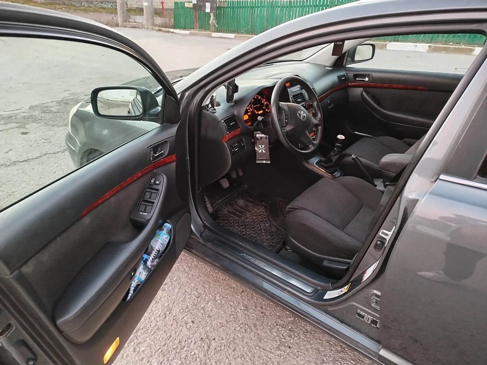 Toyota Avensis  - изображение 10