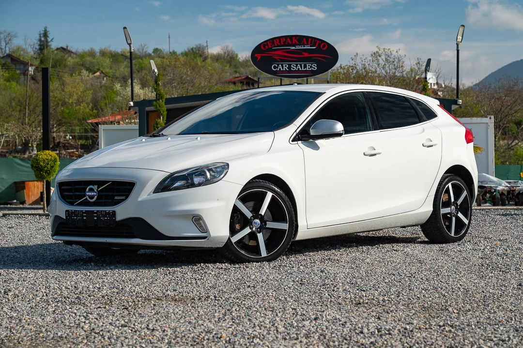 Volvo V40 D4/R-Design - изображение 2