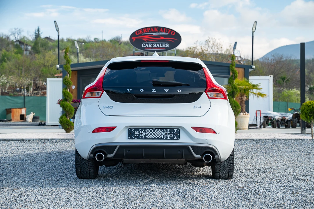 Volvo V40 D4/R-Design - изображение 6