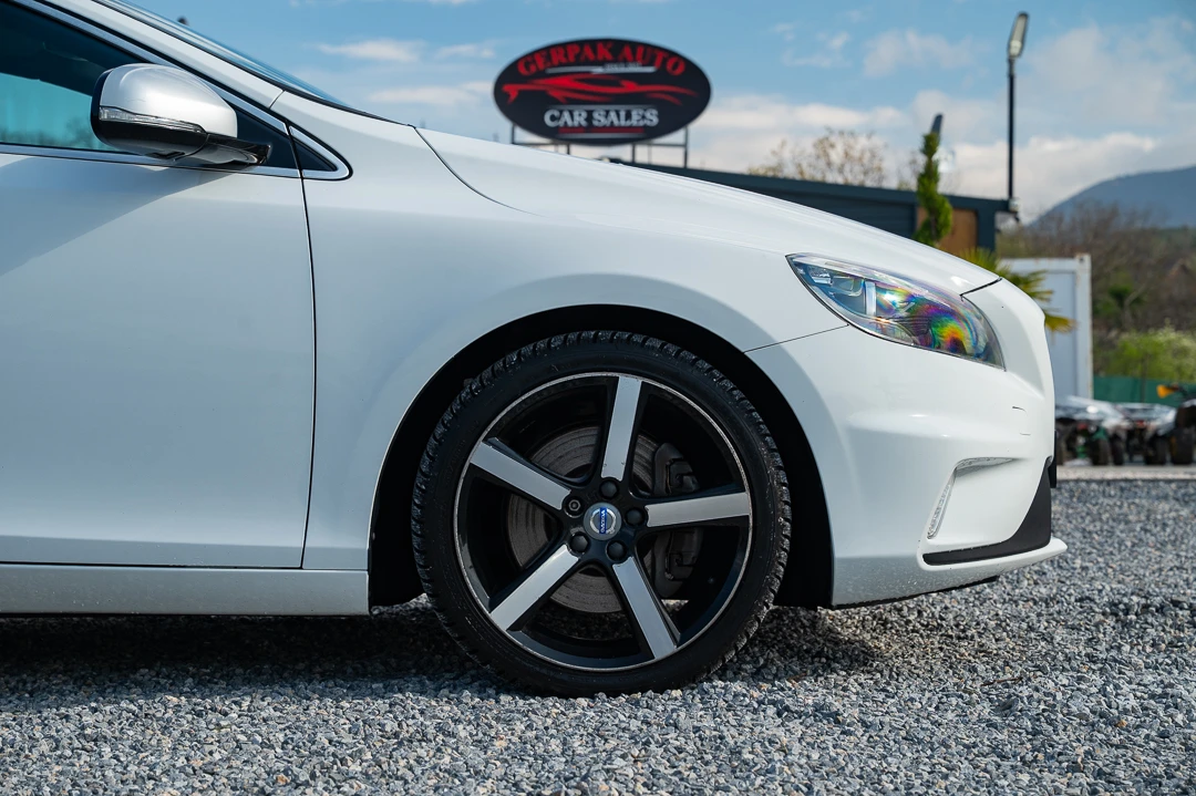 Volvo V40 D4/R-Design - изображение 7