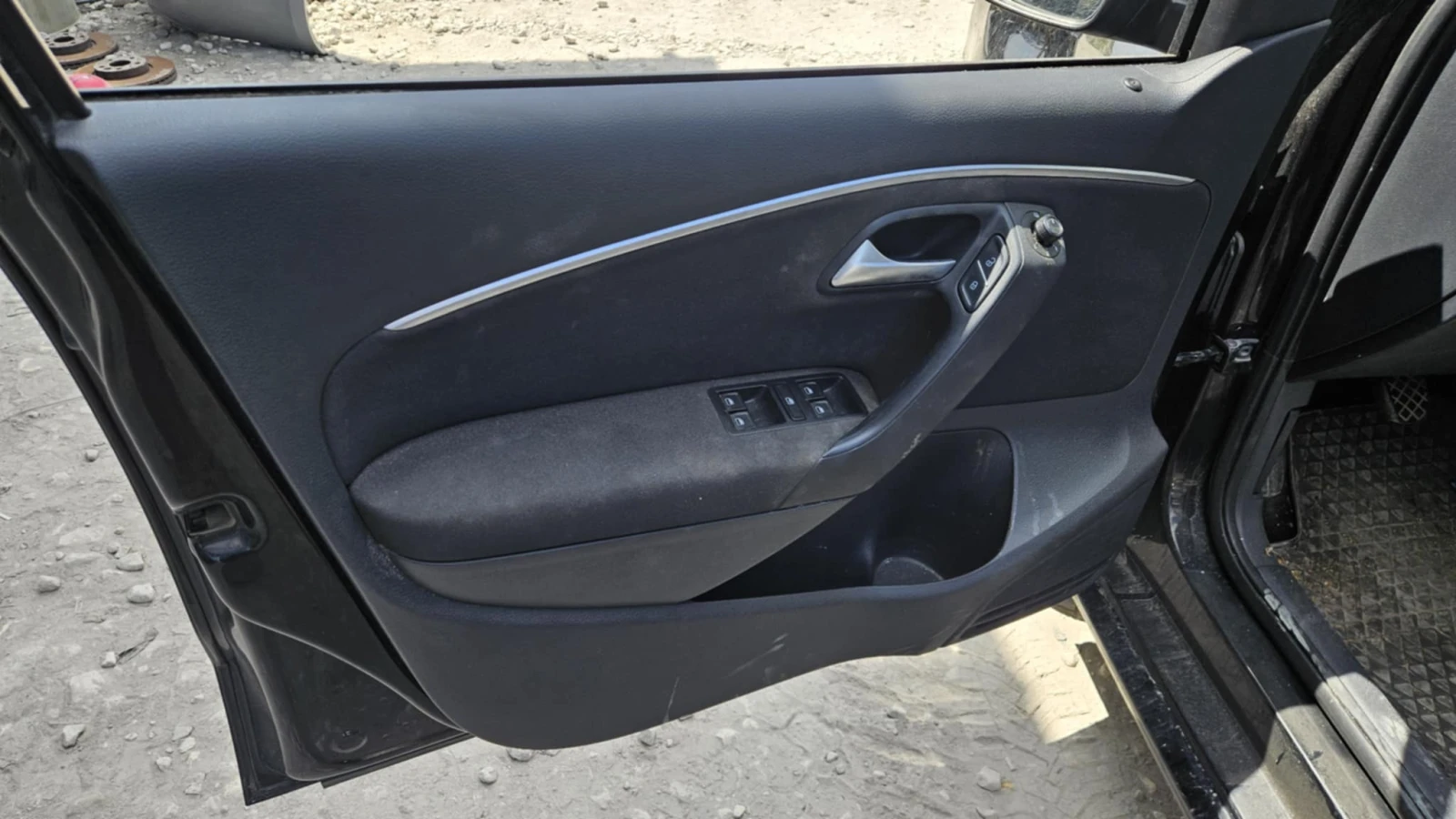 VW Polo 1, 0 | Mobile.bg — изображение 11