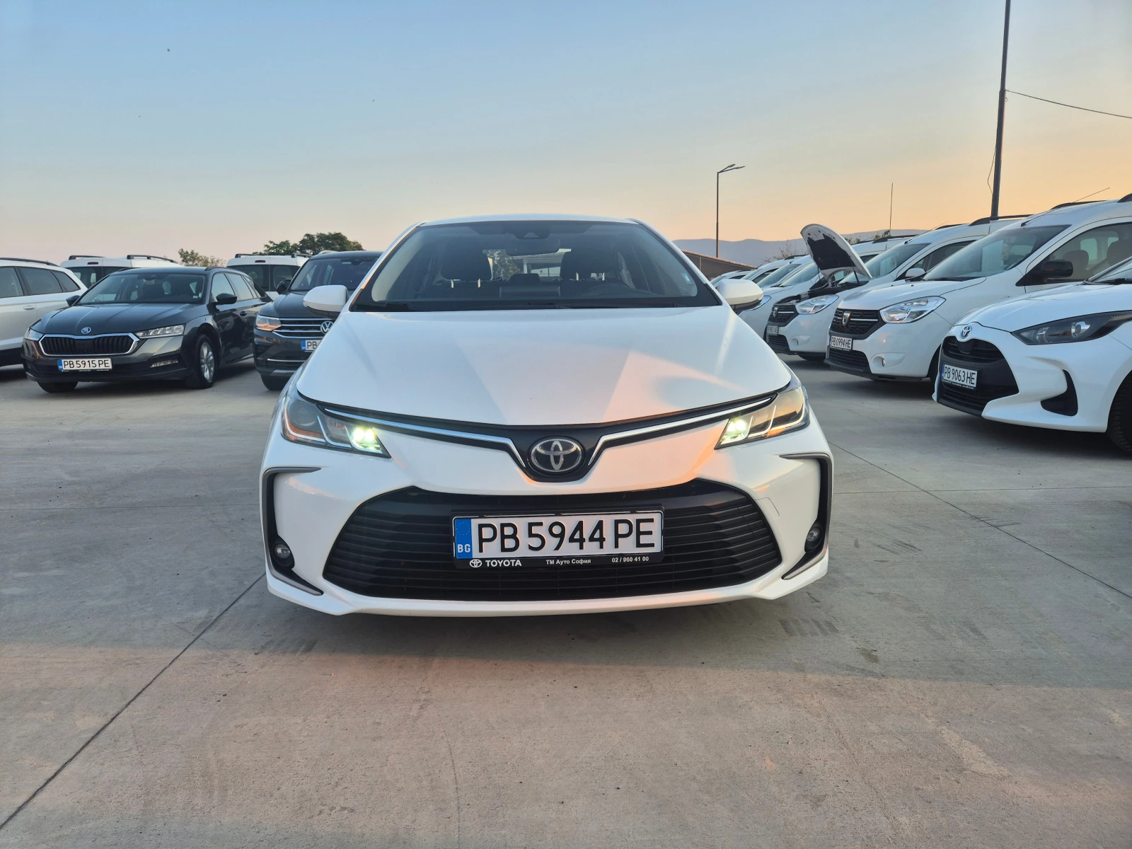 Toyota Corolla EXECUTIVE С ГАРАНЦИЯ 1.6 M/T 132кс - изображение 8