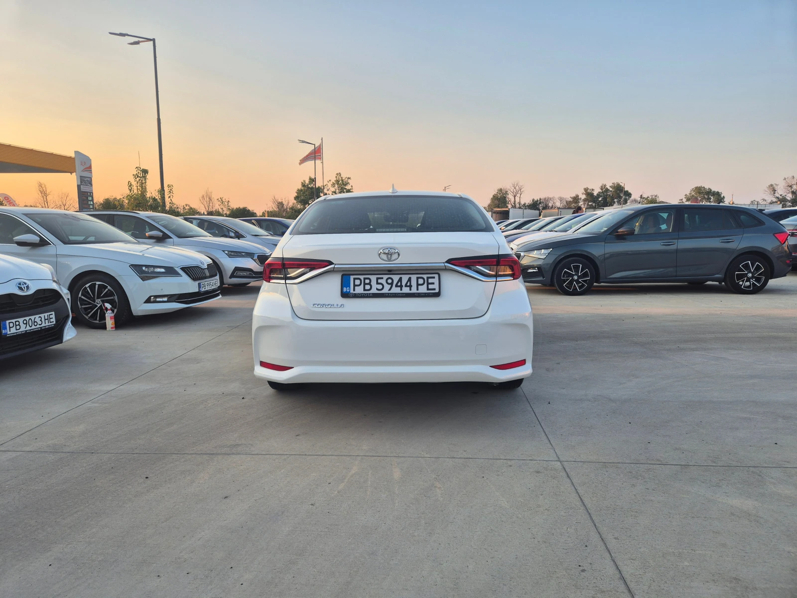 Toyota Corolla EXECUTIVE С ГАРАНЦИЯ 1.6 M/T 132кс - изображение 4