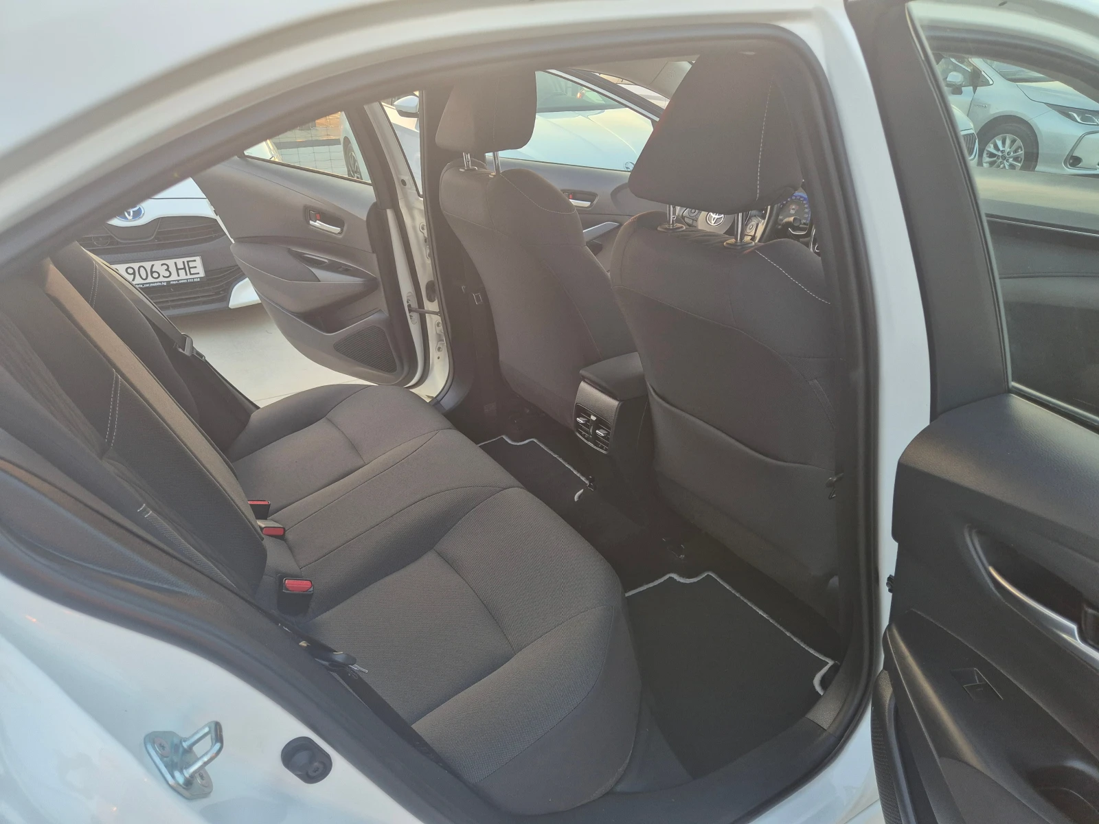 Toyota Corolla EXECUTIVE С ГАРАНЦИЯ 1.6 M/T 132кс - изображение 10
