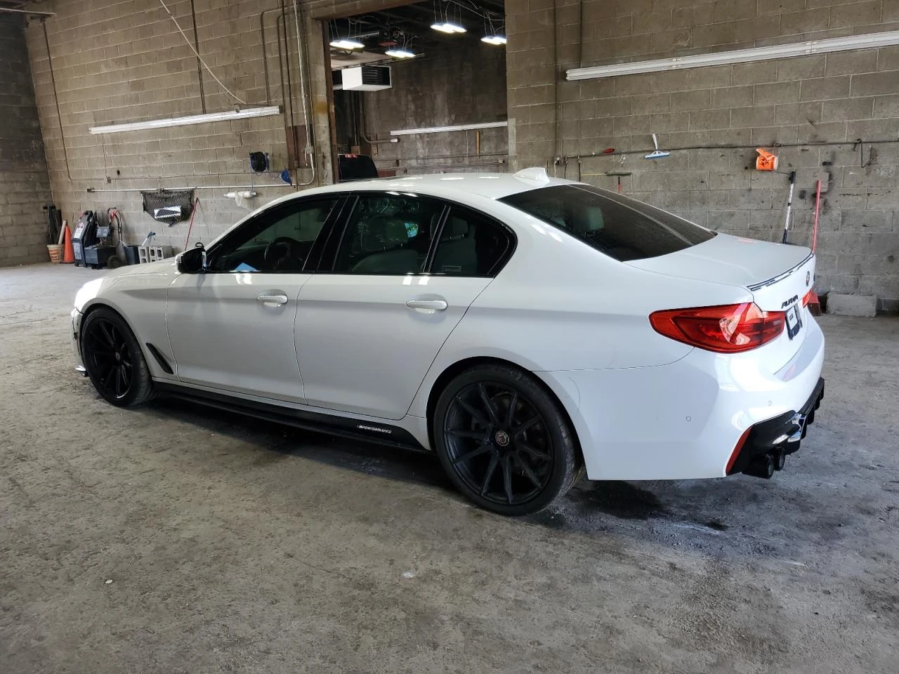 BMW 540 ALPINA* ОБДУХ* МАСАЖ* KEYLESS* HARMAN* M PACK - изображение 4