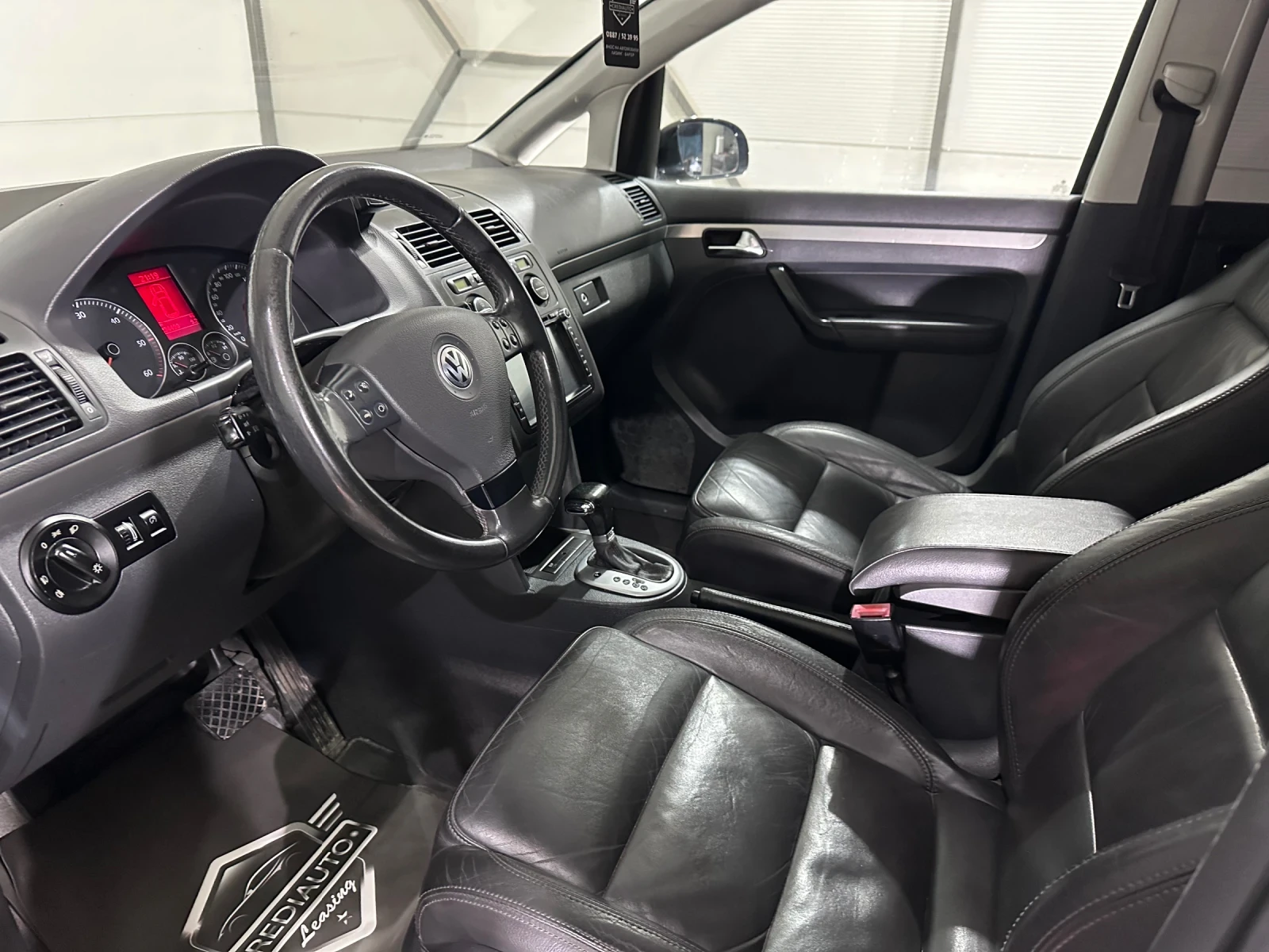 VW Touran * NAVI* * AUTO*  - изображение 7