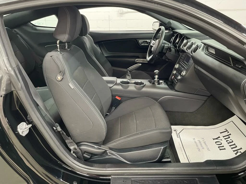 Ford Mustang * АВТО КРЕДИТ* ЦЕНА ДО БГ * Сервизна история *  - изображение 9