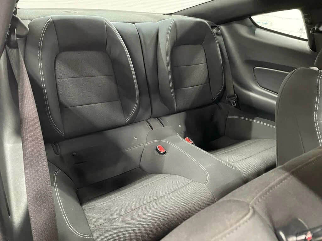 Ford Mustang * АВТО КРЕДИТ* ЦЕНА ДО БГ * Сервизна история *  - изображение 10