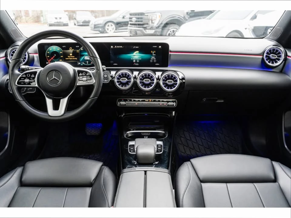 Mercedes-Benz A 250 * LOW KM* PANO* NO ACCIDENT* CARPLAY* , снимка 14 - Автомобили и джипове - 53794545