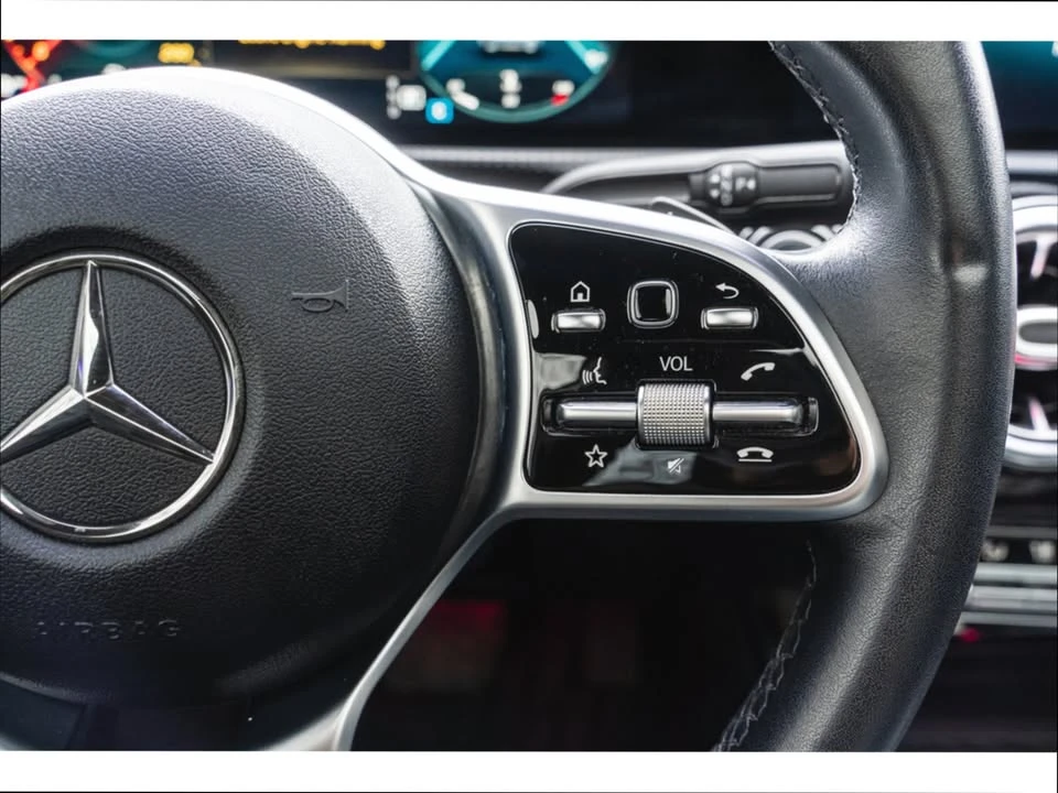 Mercedes-Benz A 250 * LOW KM* PANO* NO ACCIDENT* CARPLAY* , снимка 8 - Автомобили и джипове - 53794545